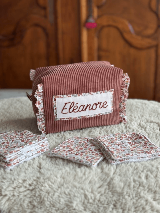 Trousse de toilette naissance / prénom brodé + froufrous ⭐️ SUR-MESURE