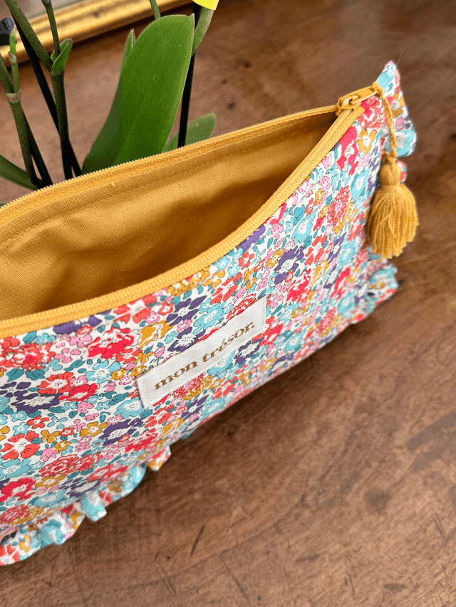 Pochette plate à froufrous L