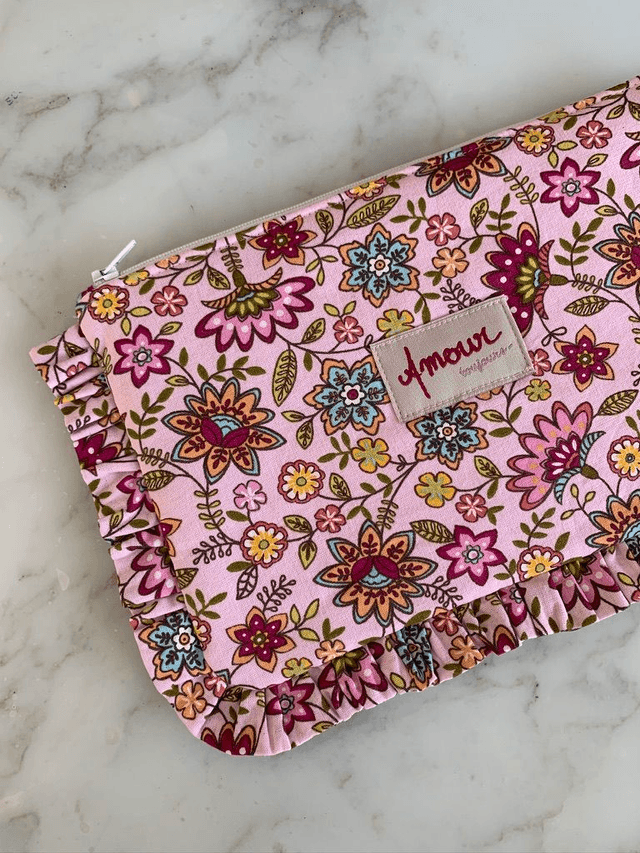 Pochette plate à froufrous L [MAMAN]