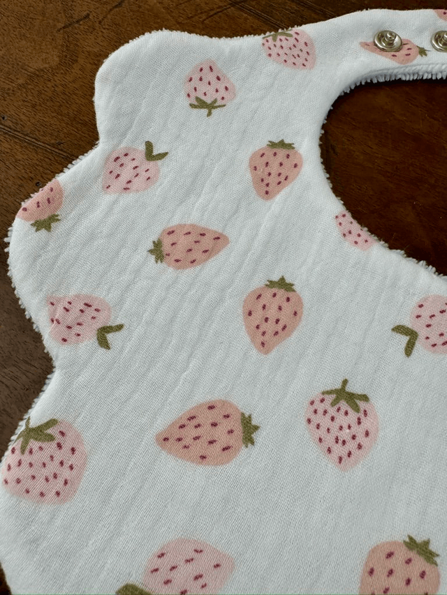 Bavoir fleur bébé fille (0-12 mois)