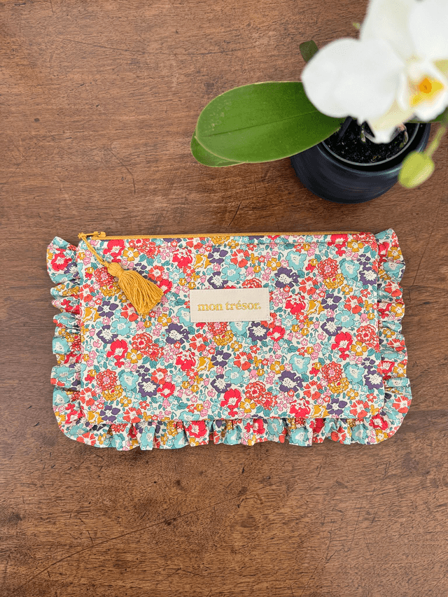 Pochette plate à froufrous L