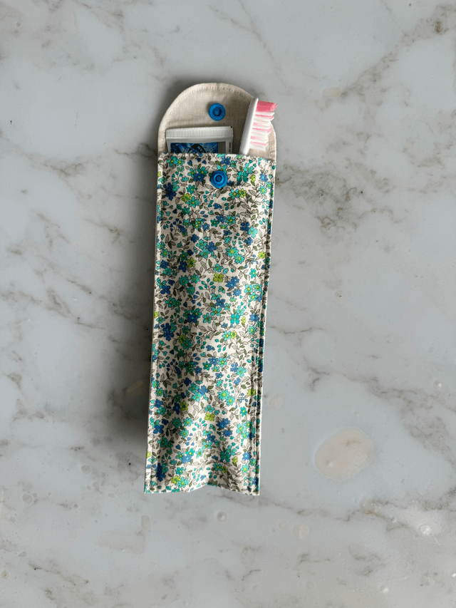 Étui à brosse à dents / ou à couverts