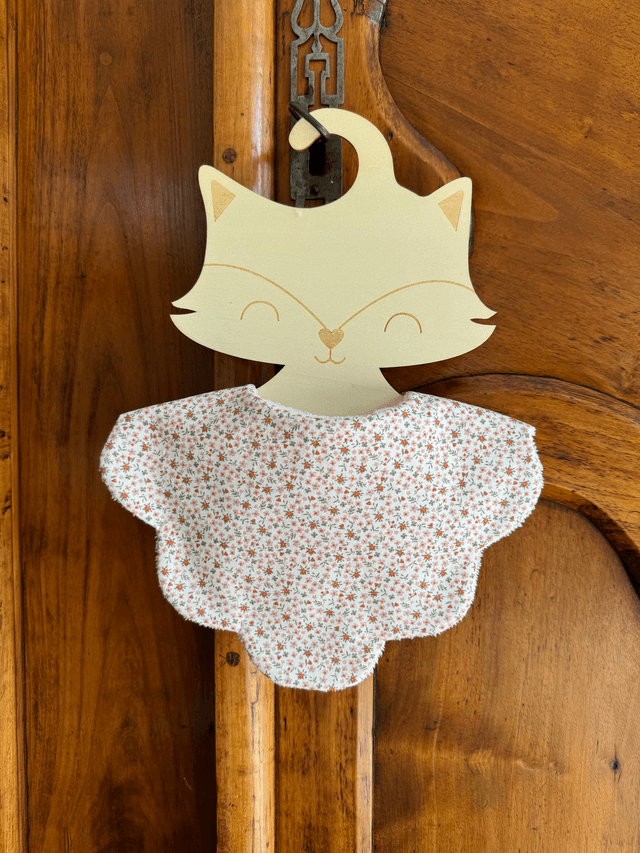 Bavoir fleur bébé fille (0-12 mois)