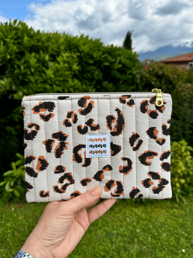 Pochette plate matelassée L [MAMAN]