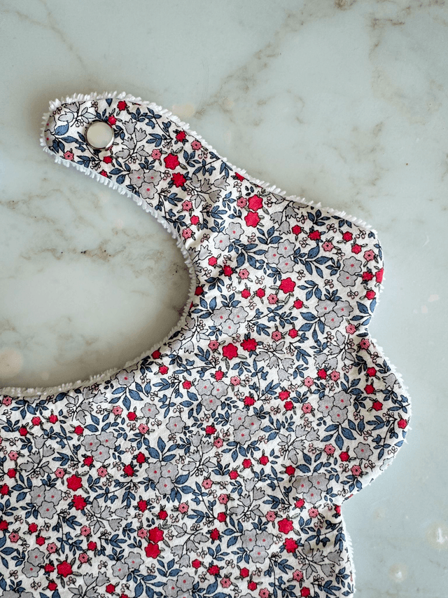 Bavoir fleur bébé fille (0-12 mois)