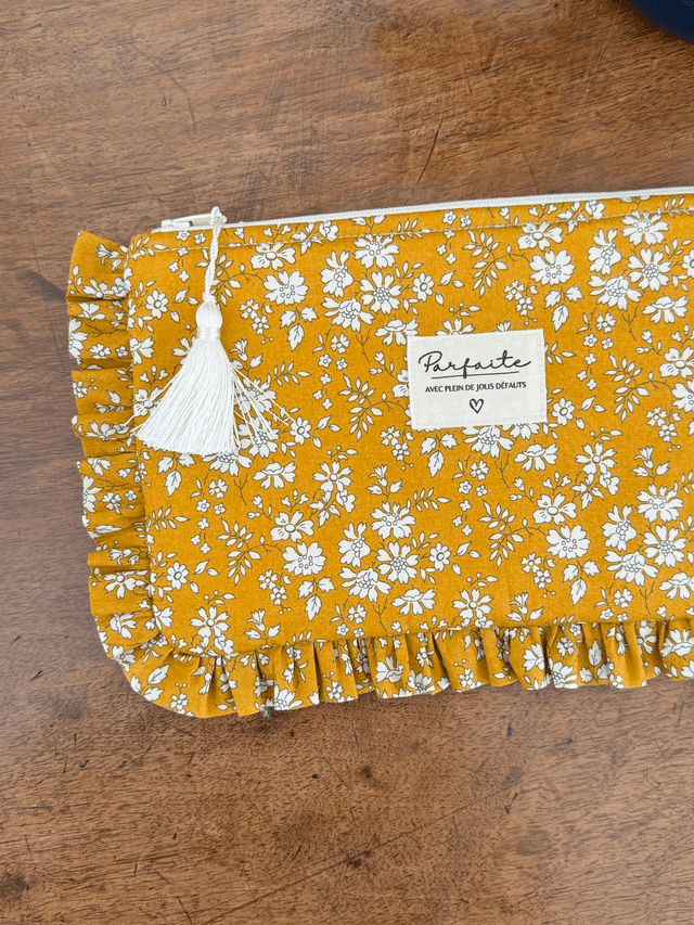 Pochette plate à froufrous L