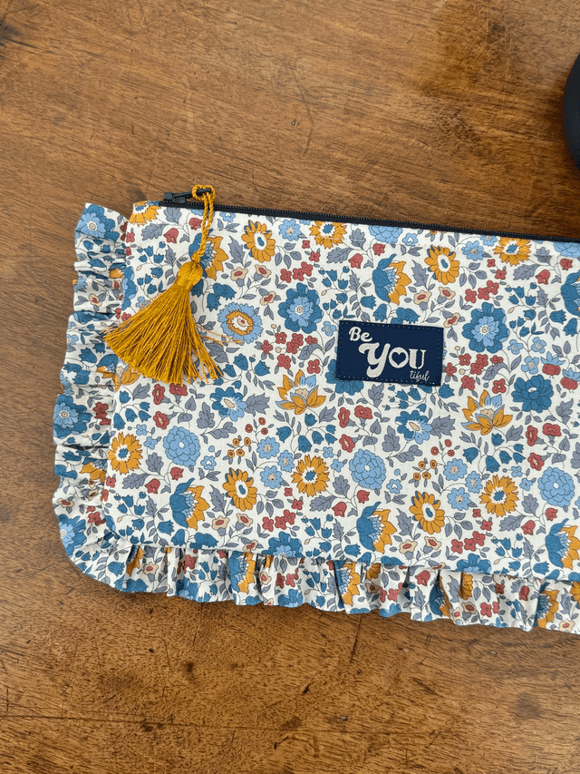 Pochette plate à froufrous L