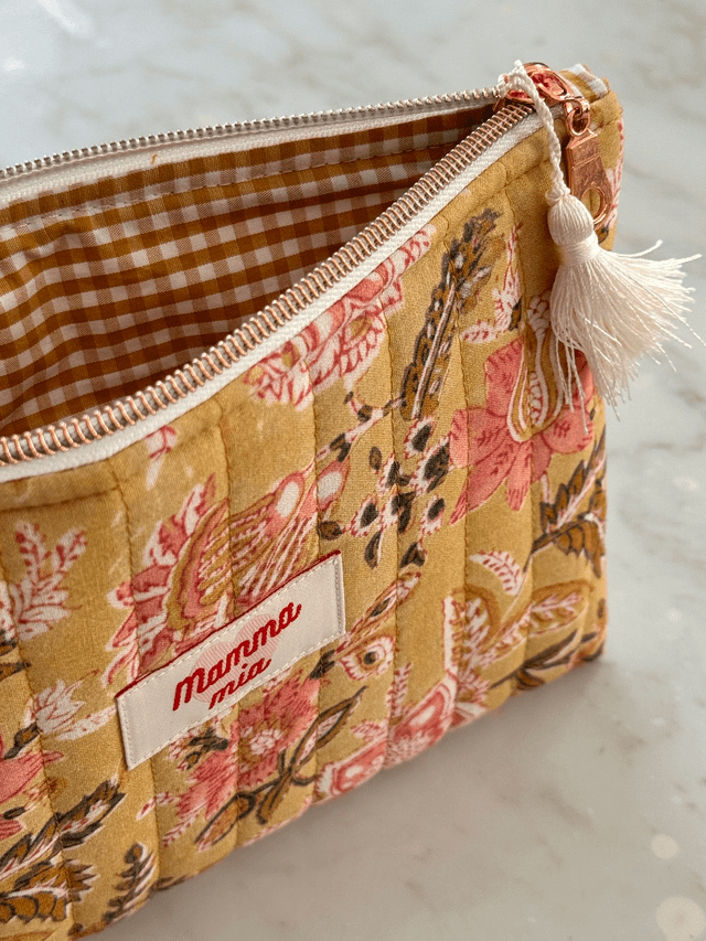 Pochette plate matelassée L [MAMAN]