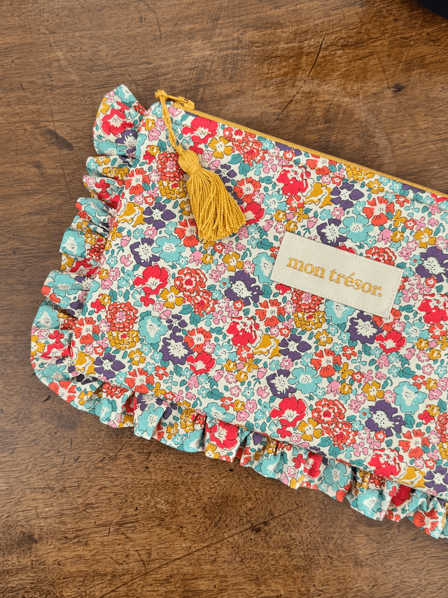 Pochette plate à froufrous L