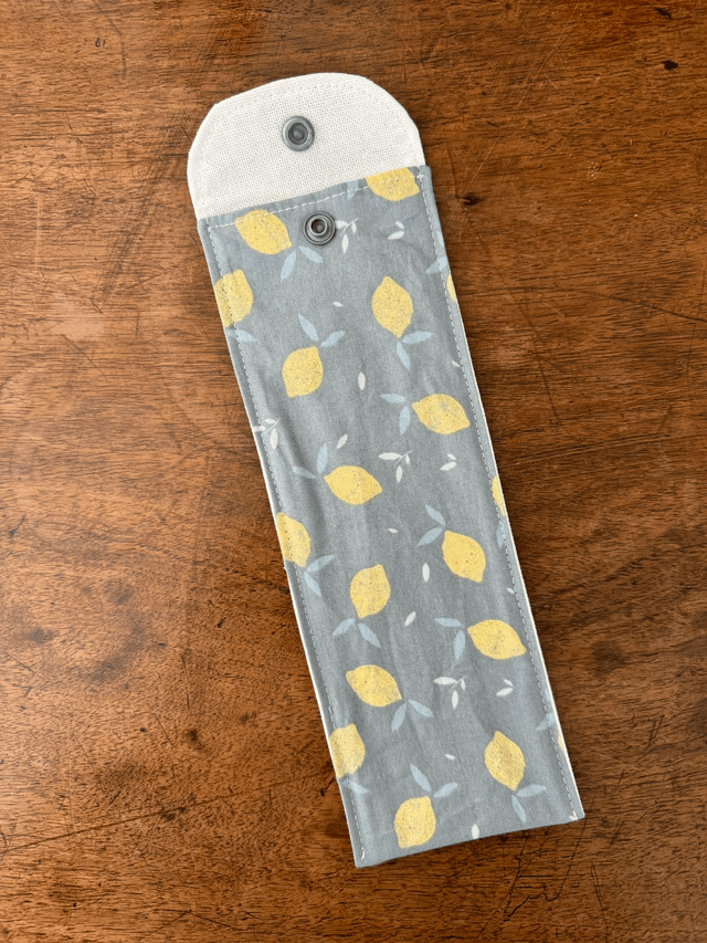 Étui à brosse à dents / ou à couverts