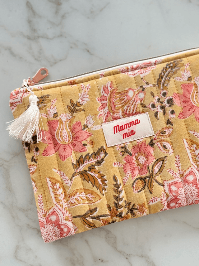 Pochette plate matelassée L [MAMAN]