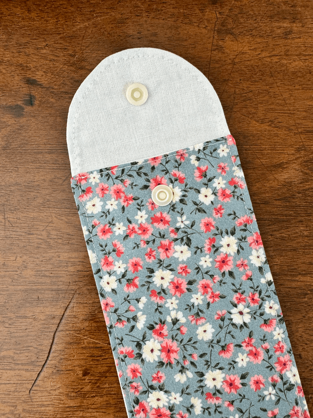 Étui à brosse à dents / ou à couverts