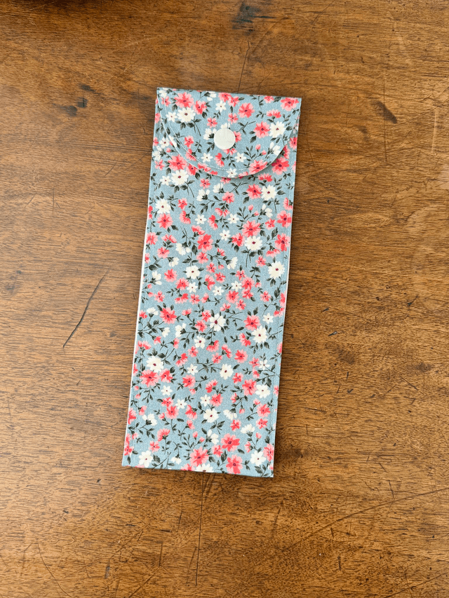 Étui à brosse à dents / ou à couverts