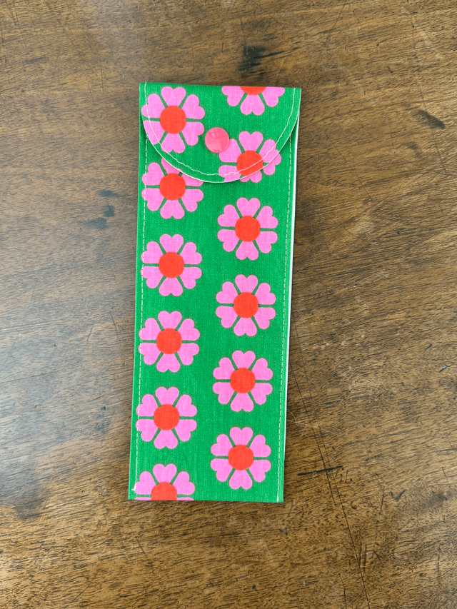 Étui à brosse à dents / ou à couverts