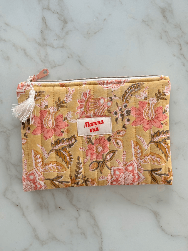Pochette plate matelassée L [MAMAN]