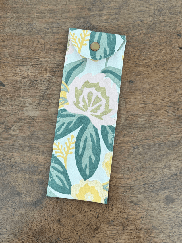 Étui à brosse à dents / ou à couverts